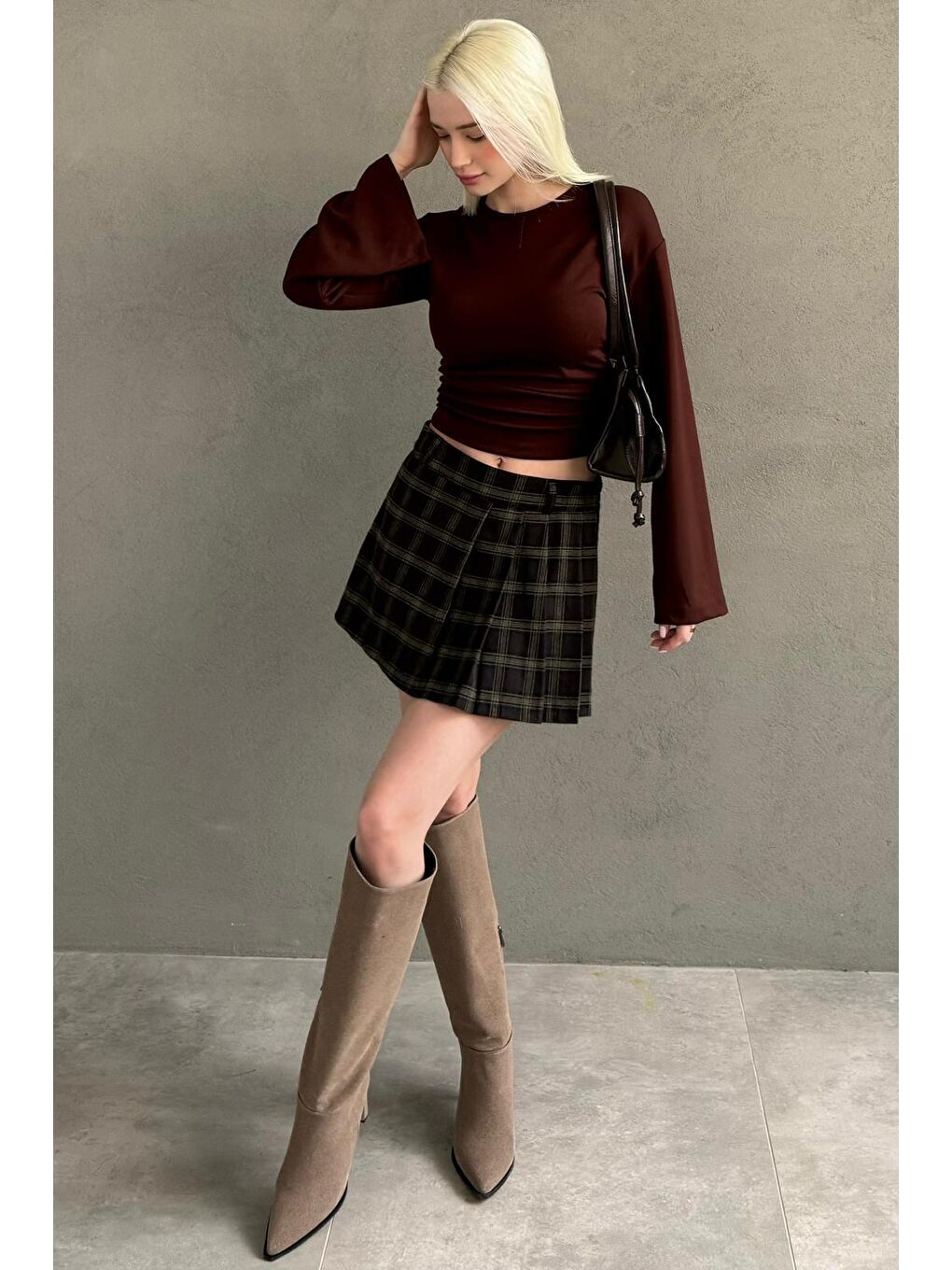 Kahverengi %100 Pamuklu Ekose Desen Pileli Mini Şort Etek Mg2629-4