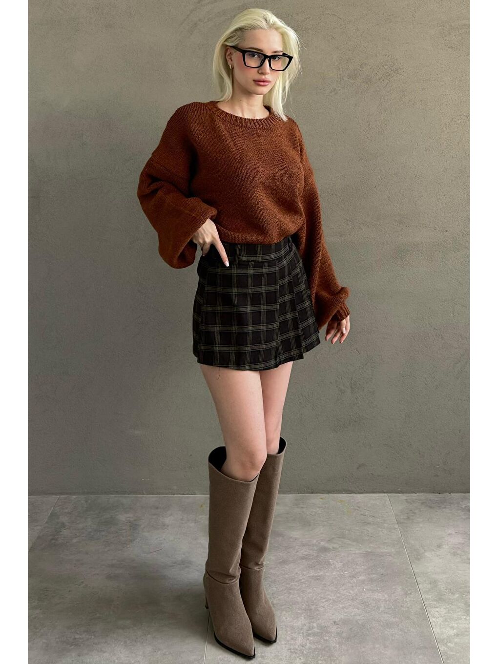 Kahverengi %100 Pamuklu Ekose Desen Pileli Mini Şort Etek Mg2629-5