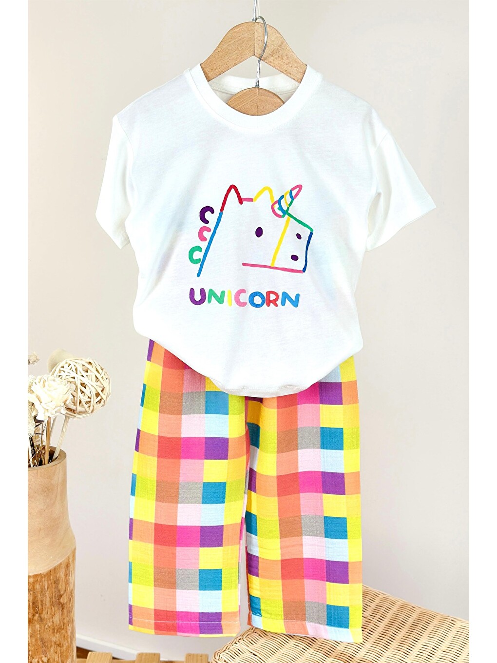 Ekru Kız Çocuk Pamuklu At Baskılı T-Shirt Ve Kareli Pantolon Alt Üst Takım-2