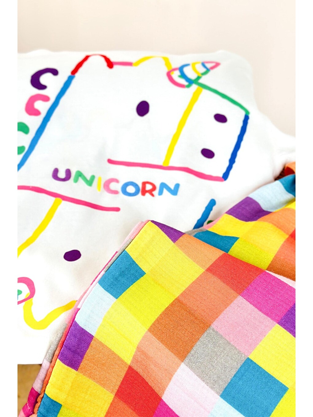 Ekru Kız Çocuk Pamuklu At Baskılı T-Shirt Ve Kareli Pantolon Alt Üst Takım-3