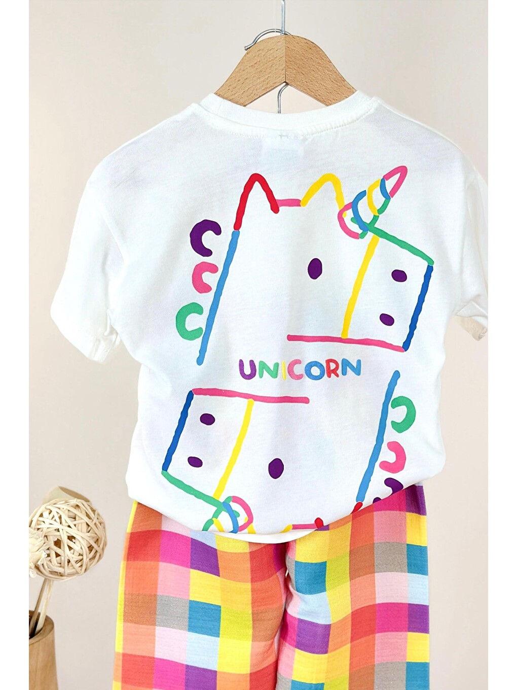 Ekru Kız Çocuk Pamuklu At Baskılı T-Shirt Ve Kareli Pantolon Alt Üst Takım-4