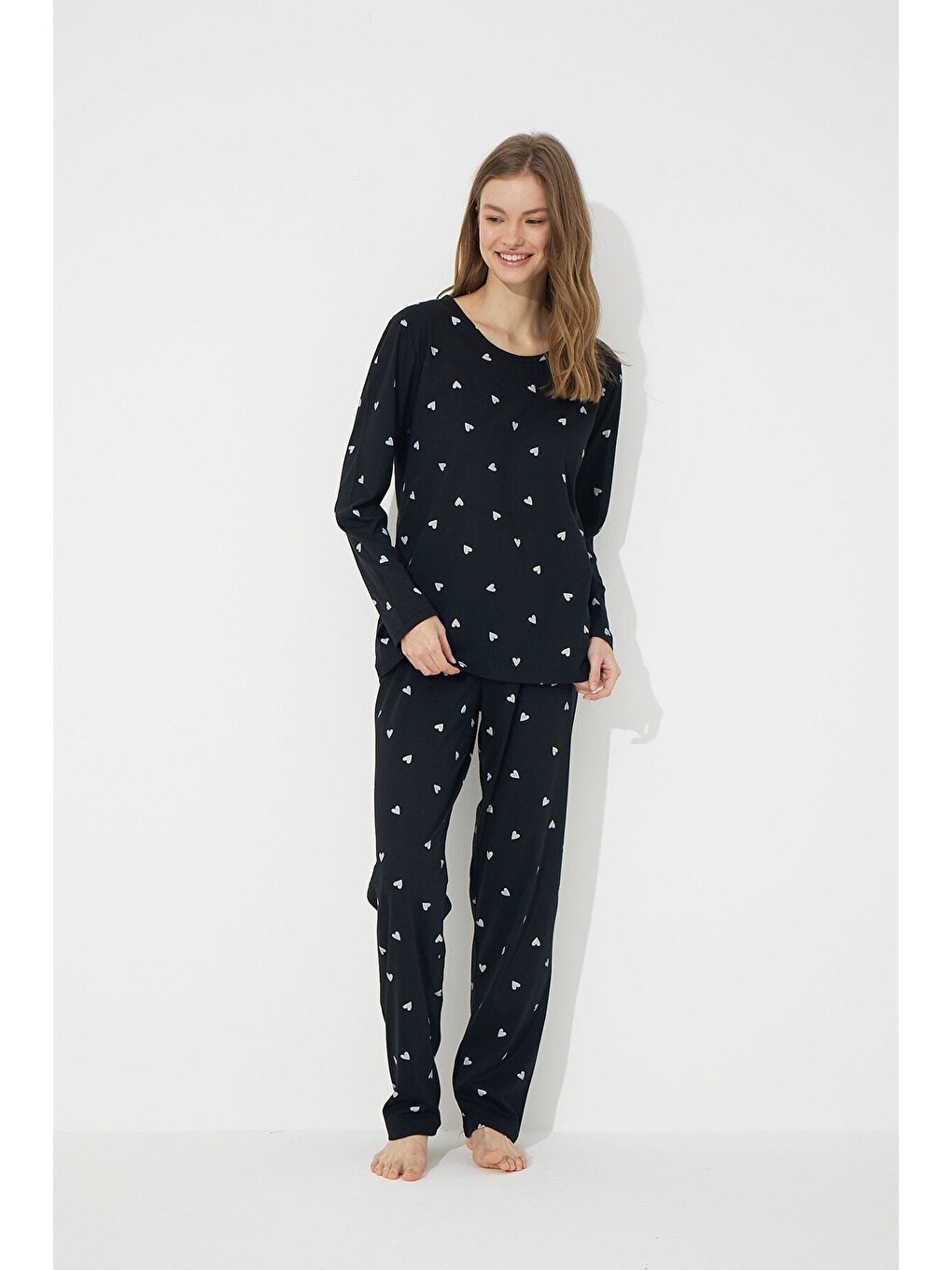 Karışık Siyah Beyaz Kalp Desenli Pamuklu Pijama Takımı-1
