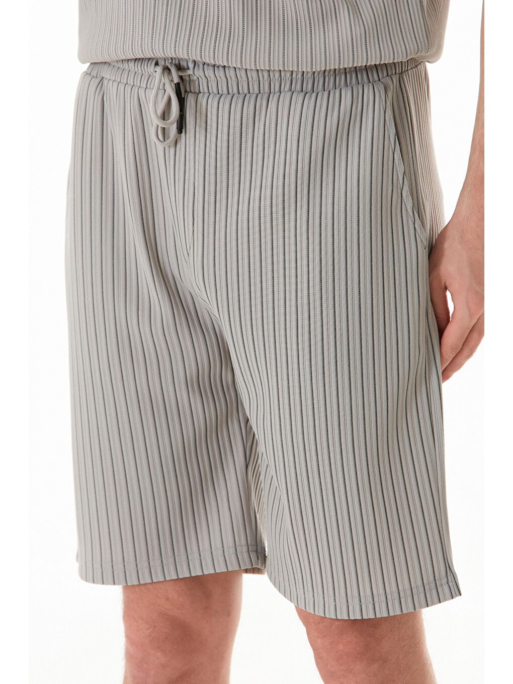 Gri Fitilli Beli Lastikli Şort-4