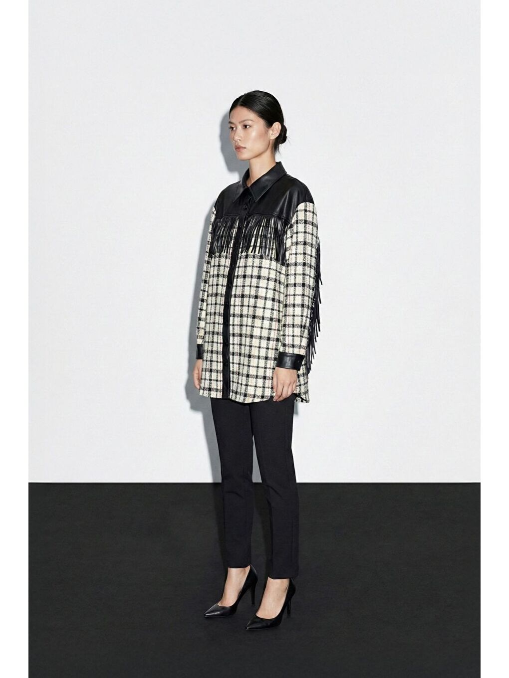 Püskül Detalı Bej Rengi Ekoseli Gömlek Tunik-1