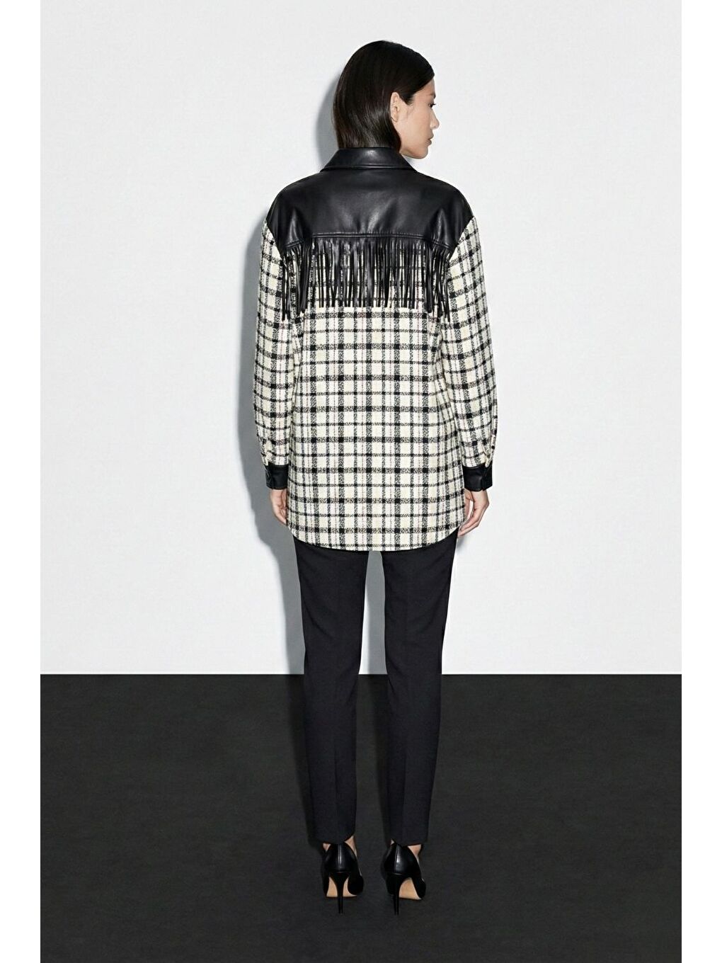 Püskül Detalı Bej Rengi Ekoseli Gömlek Tunik-2