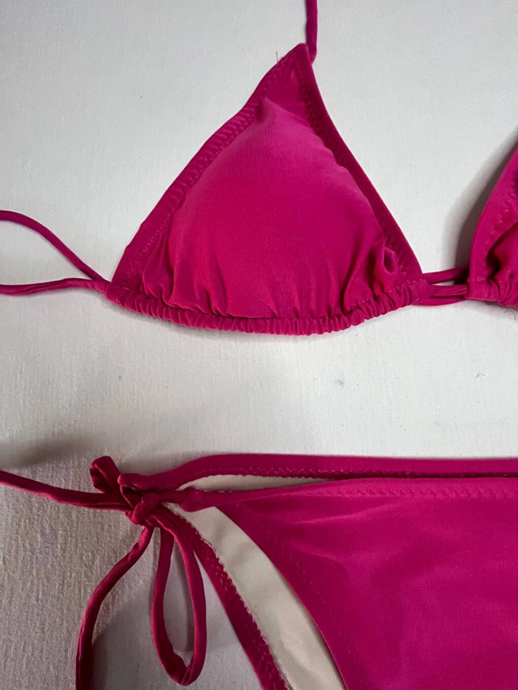 Kadın Koyu Pembe Boyundan İp Bağlamalı Üçgen Bikini Takımı HZL25S-LC5005-2