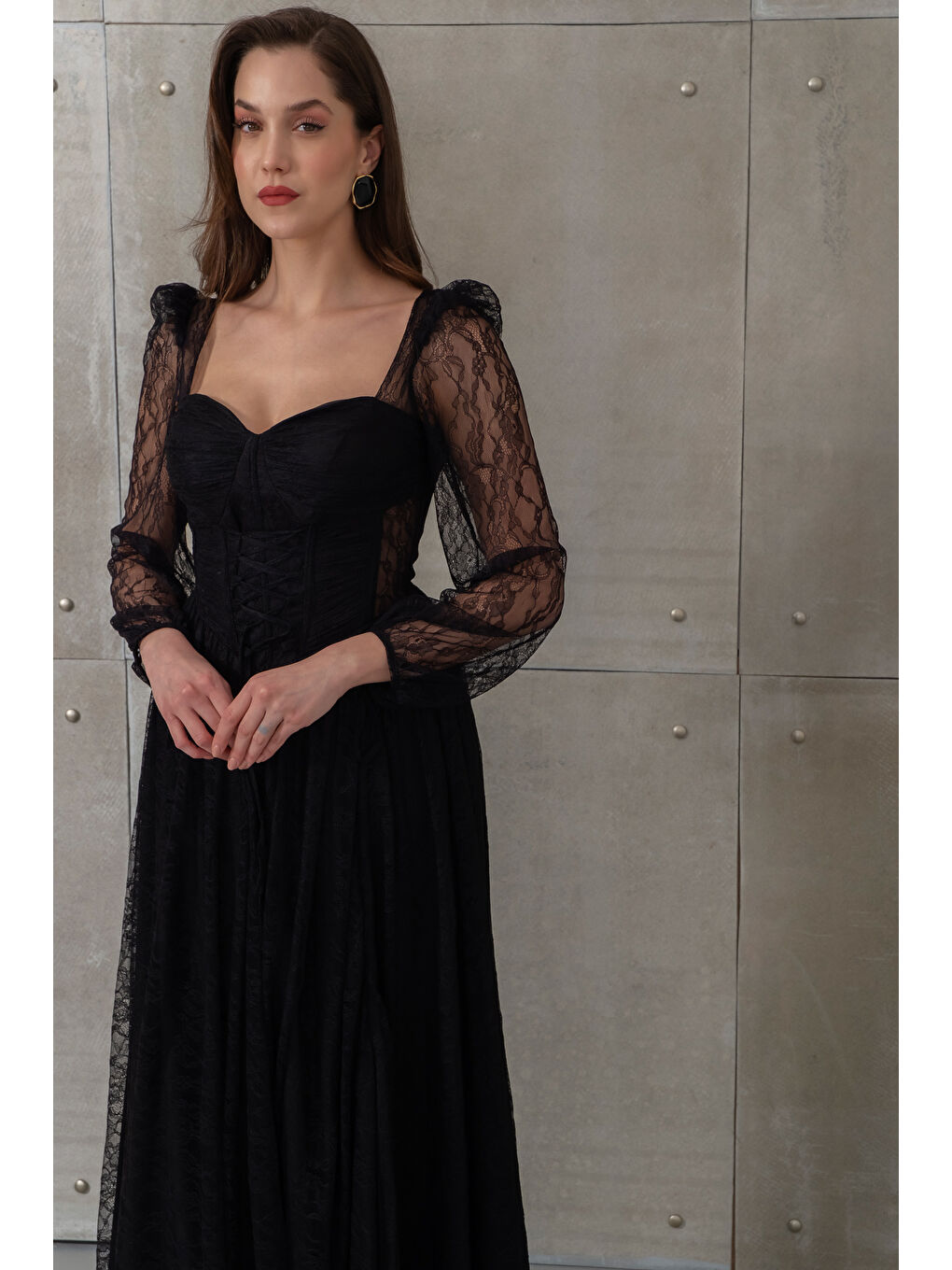 Kadın Siyah Dar Kalıp Uzun Kol Bacak Dekolteli Dantelli Abiye Elbise-2