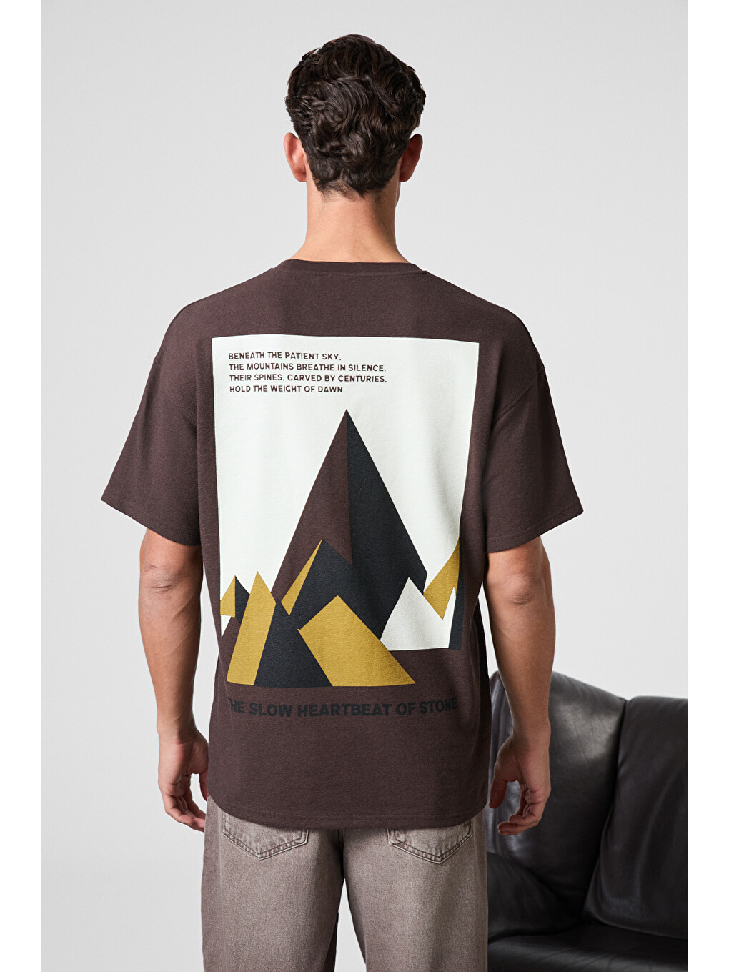 Motı Erkek Göğsü Sırtı Baskılı %100 Organik Pamuk Oversize Fit Bisiklet Yaka Kahverengi T-shirt-5