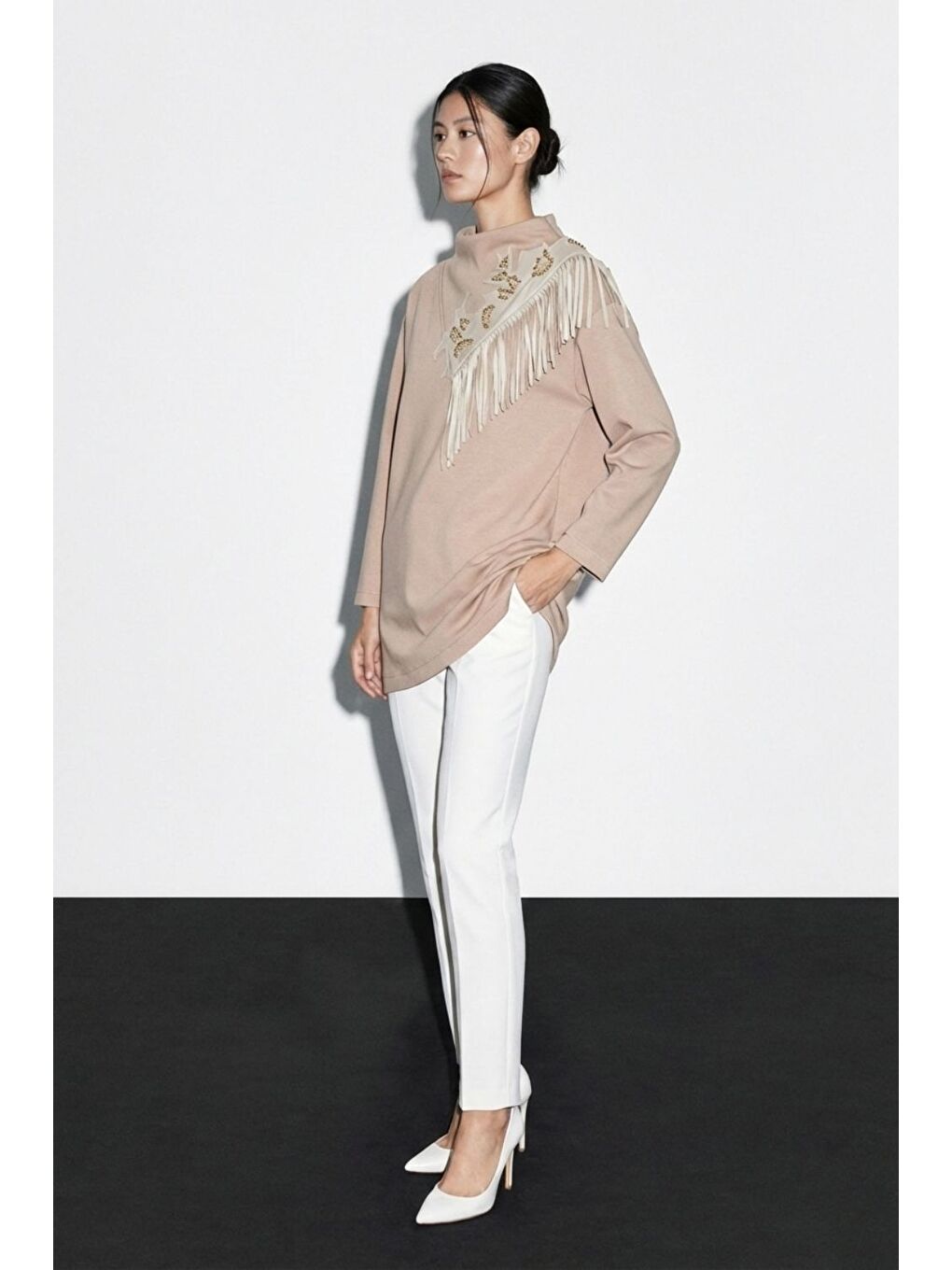 Püskül Troklu Yüksek Yaka Bej Rengi Scuba Tunik-2