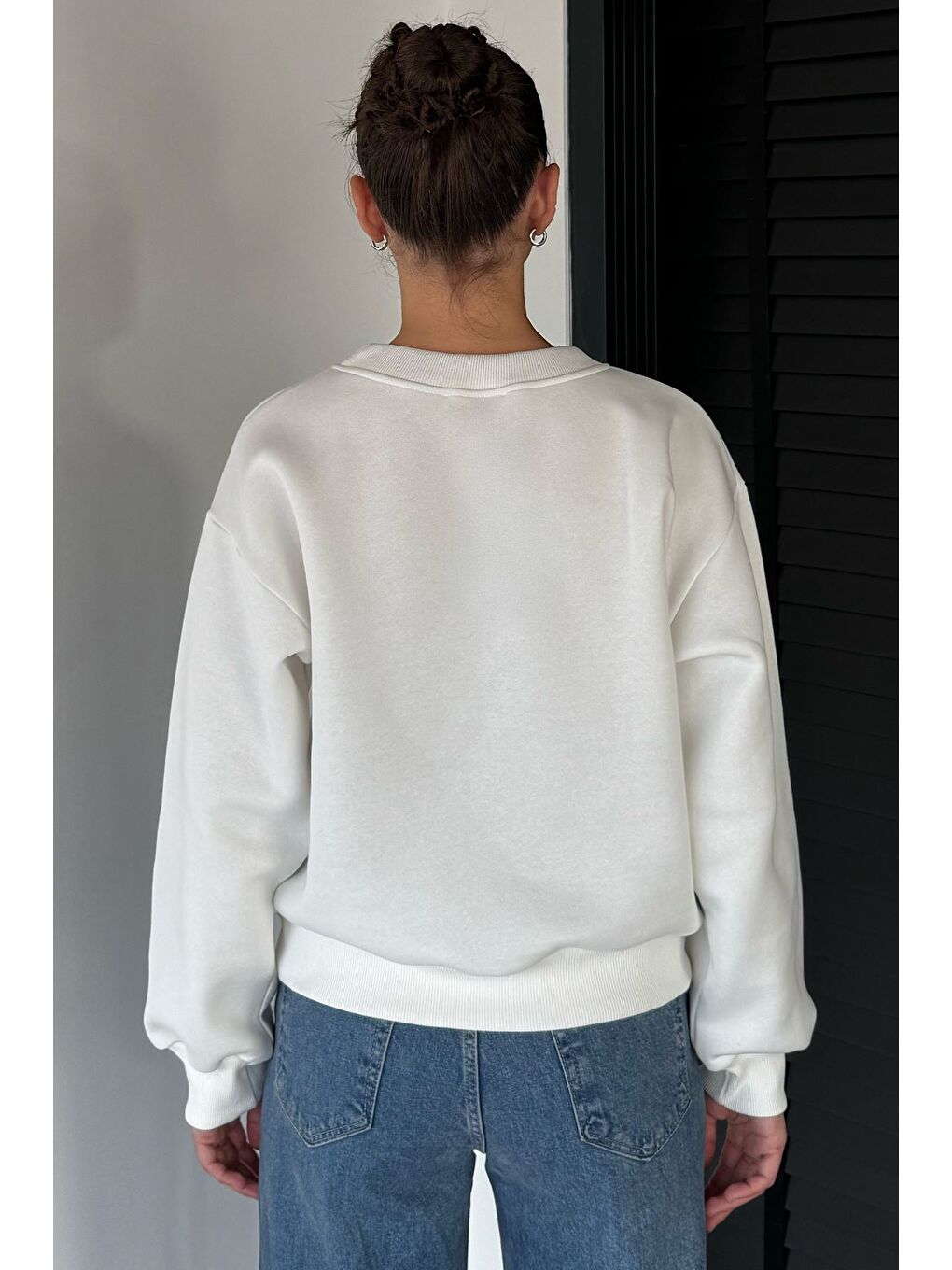 Ekru Fularlı Şardonlu Sweatshirt-3