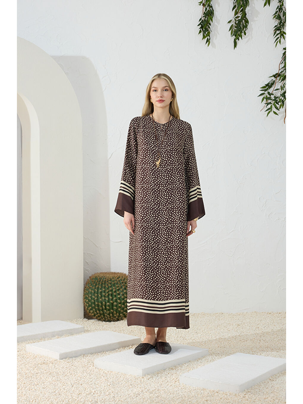 Kahverengi Desenli Bisiklet Yaka Elbise-1