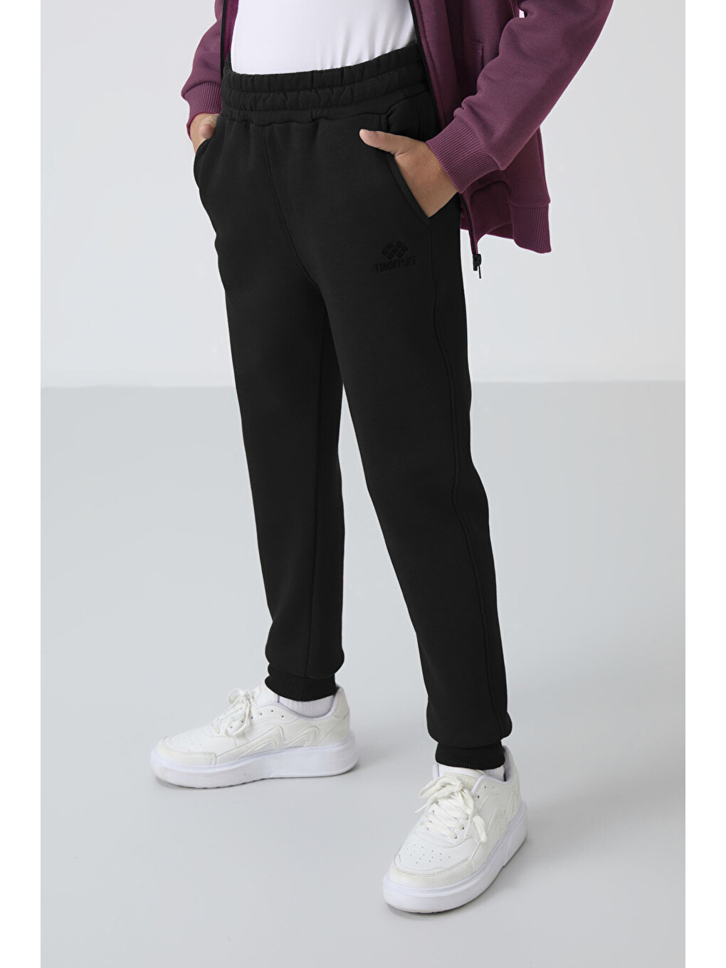 Soft Vişne-siyah Pamuklu Kalın İçi Tüylü Standart Fit Nakışlı Erkek Çocuk Eşofman Takım - 11256-1