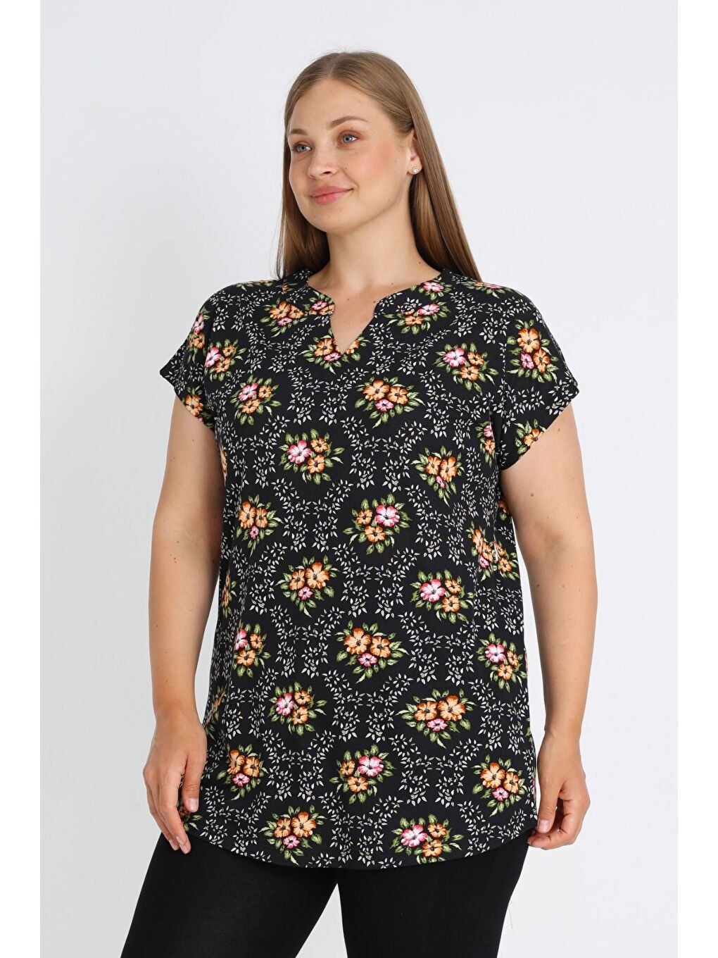 Siyah Büyük Beden Pamuklu Çiçek Desenli Pamuklu Bluz-1