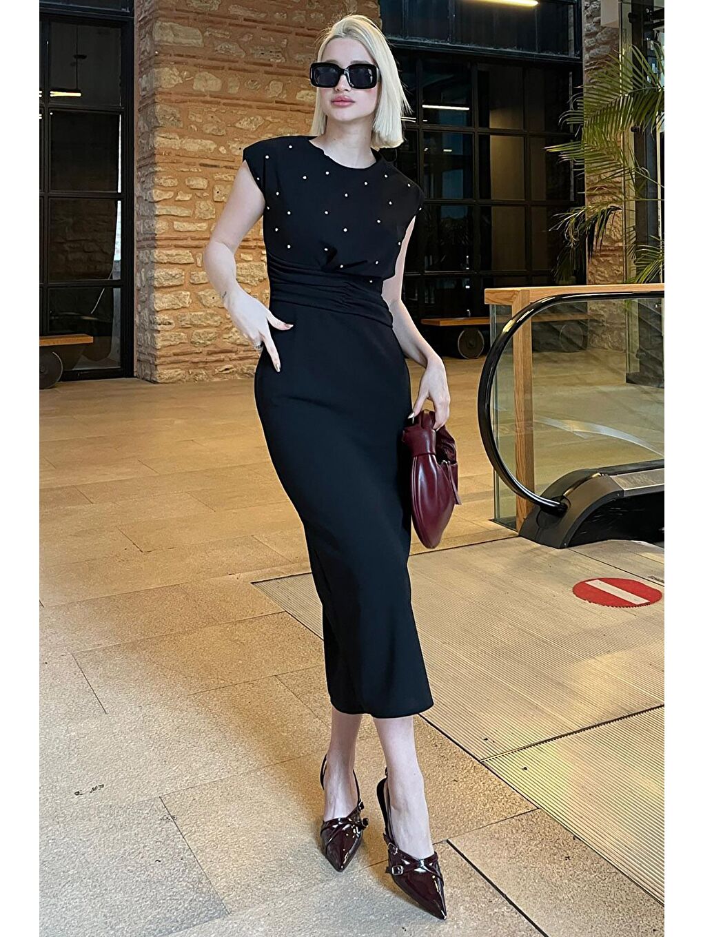 Siyah Taş Detaylı Bisiklet Yaka Elbise Mg2053