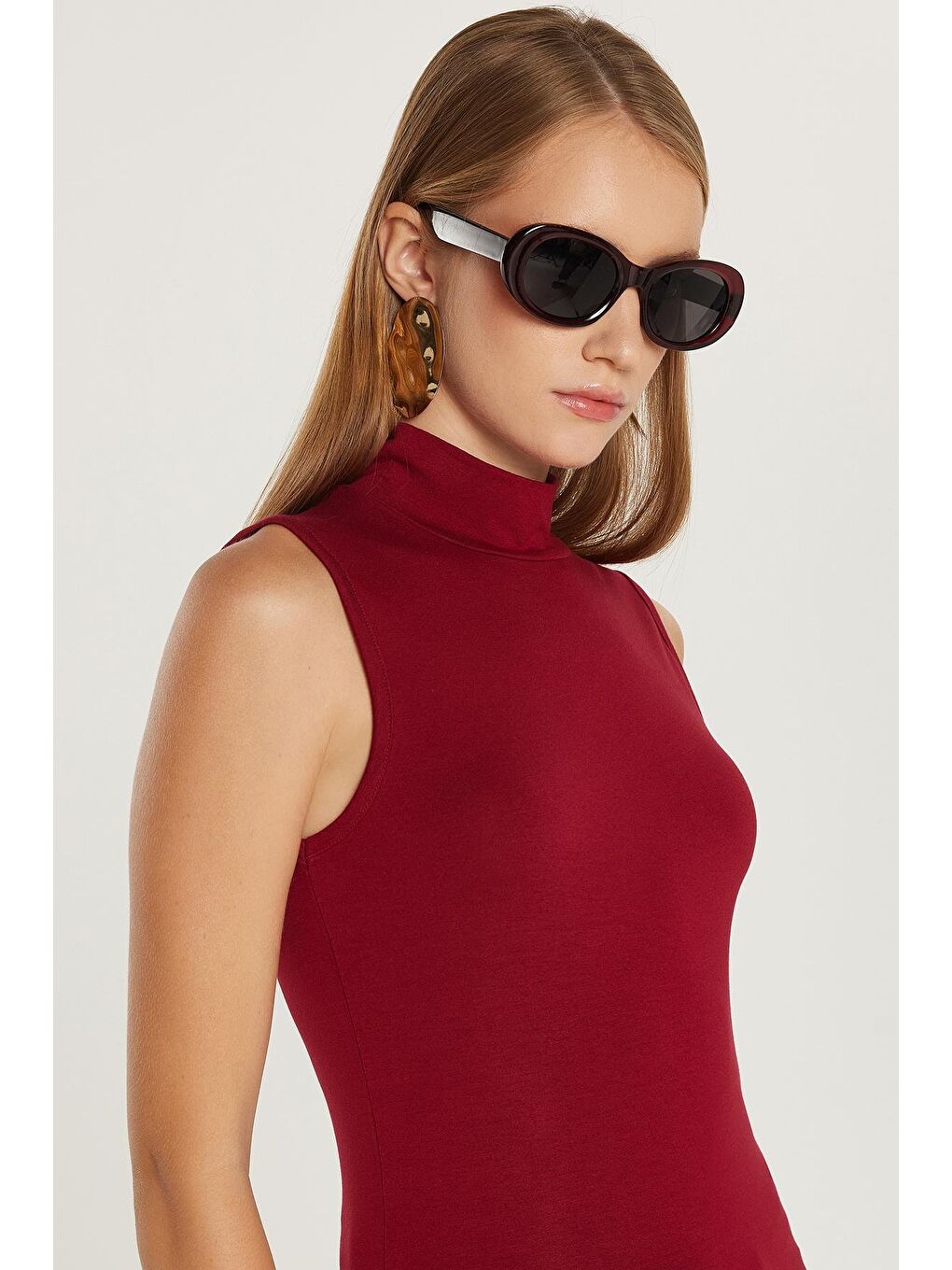 Kadın Regular Fit Klasik Kesim Viskon Kumaş Balıkçı Yaka Sıfır Kol Bordo Bluz-1