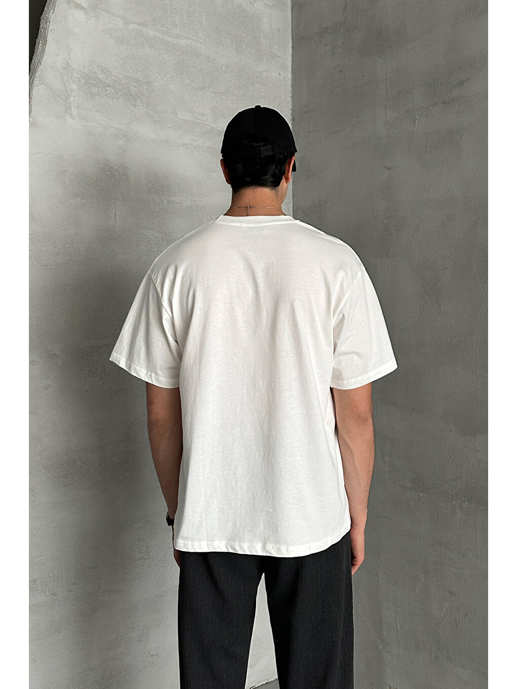 Beyaz Erkek %100 Pamuk Oversize Basic T-shirt-4