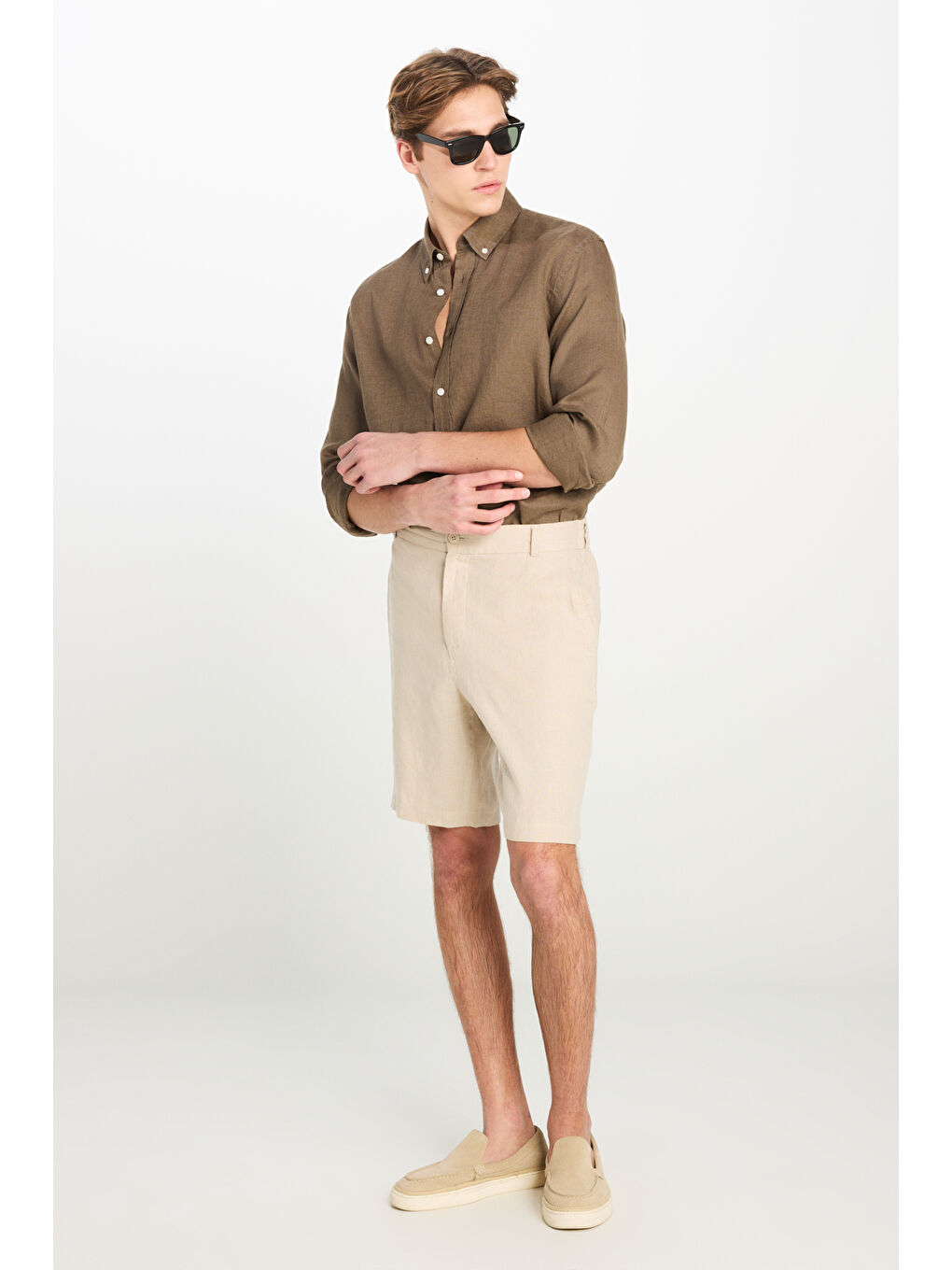 %100 Keten Regular Fit Normal Kesim Lastik Bel Detaylı Bej Şort-1