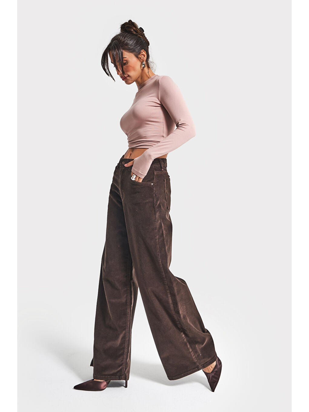 Kadın Kahverengi 26w5-136 Palazzo Fit Esnek İnce Fitilli Velvet Kadife Kumaş Pantolon-2