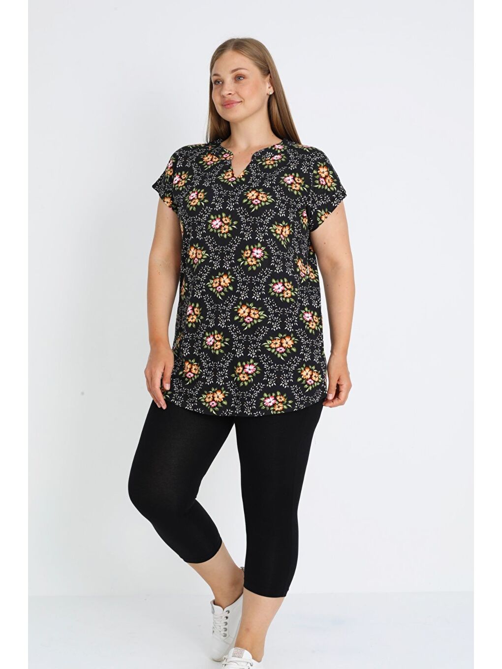 Siyah Büyük Beden Pamuklu Çiçek Desenli Pamuklu Bluz-4