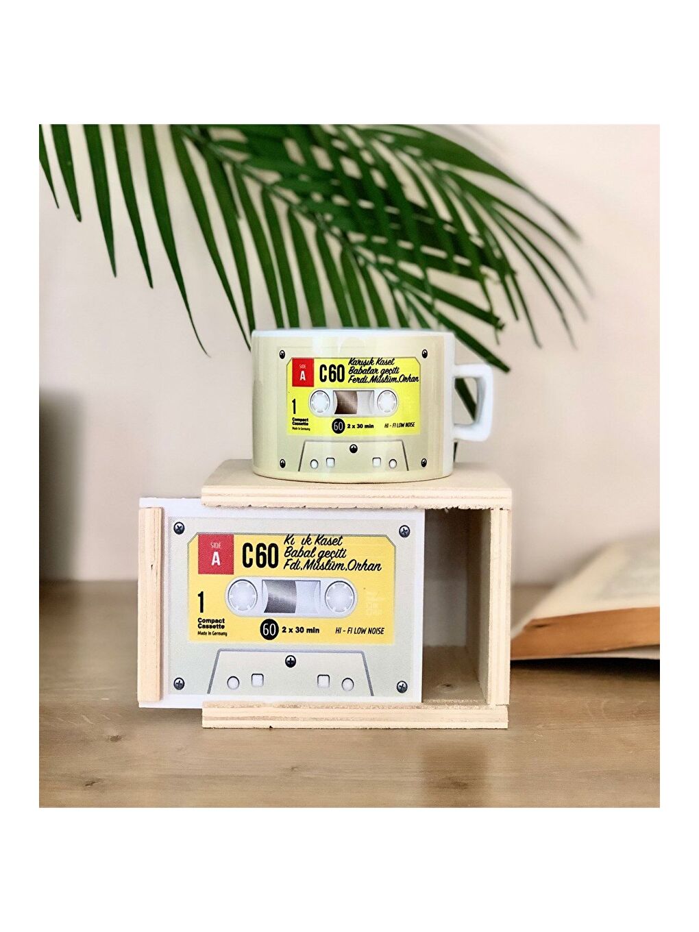 Karışık Kaset Tasarımlı Kutulu Kupa