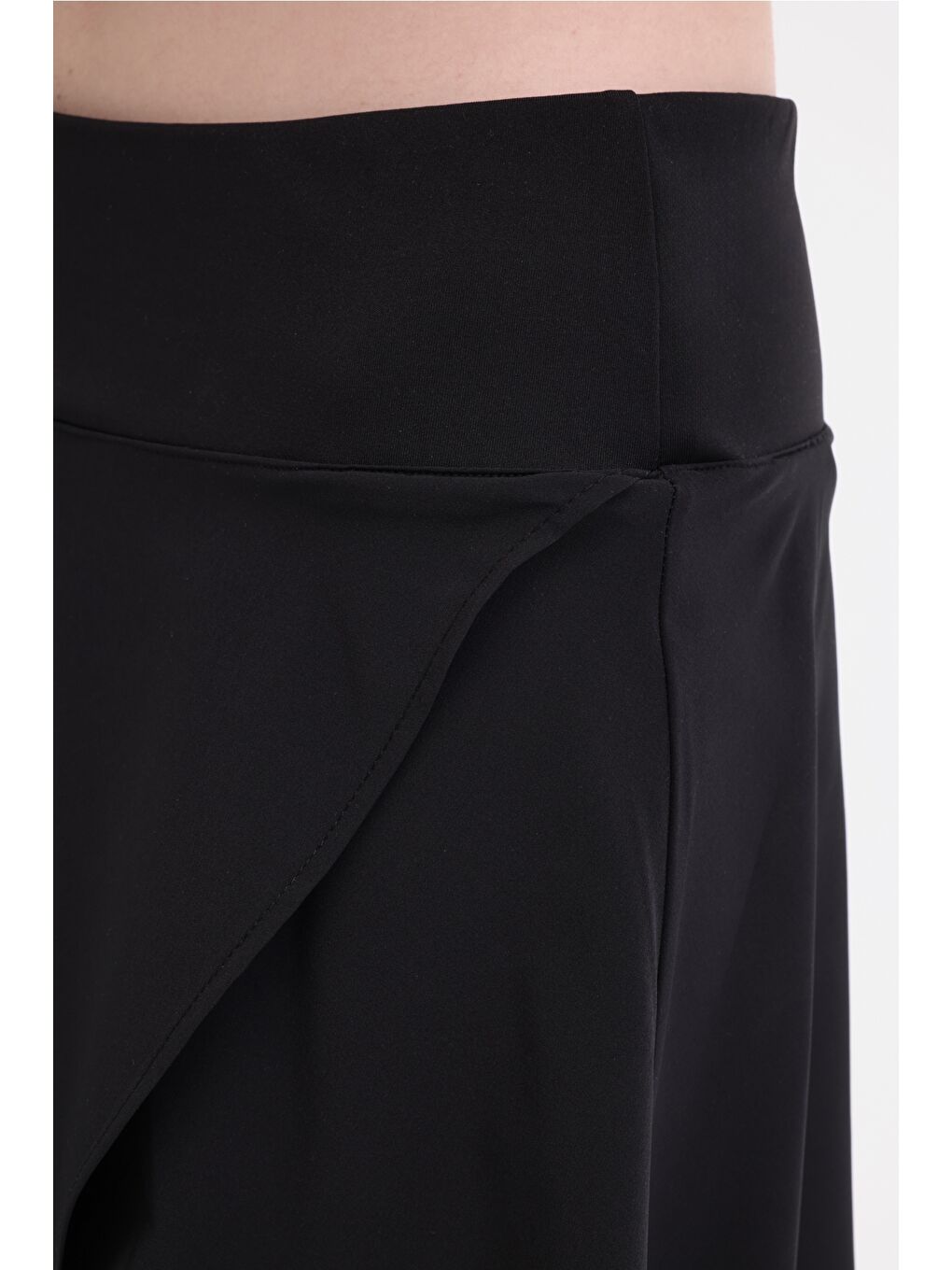 W-ASTERA SHORT 5FX Siyah Kadın Şort-3