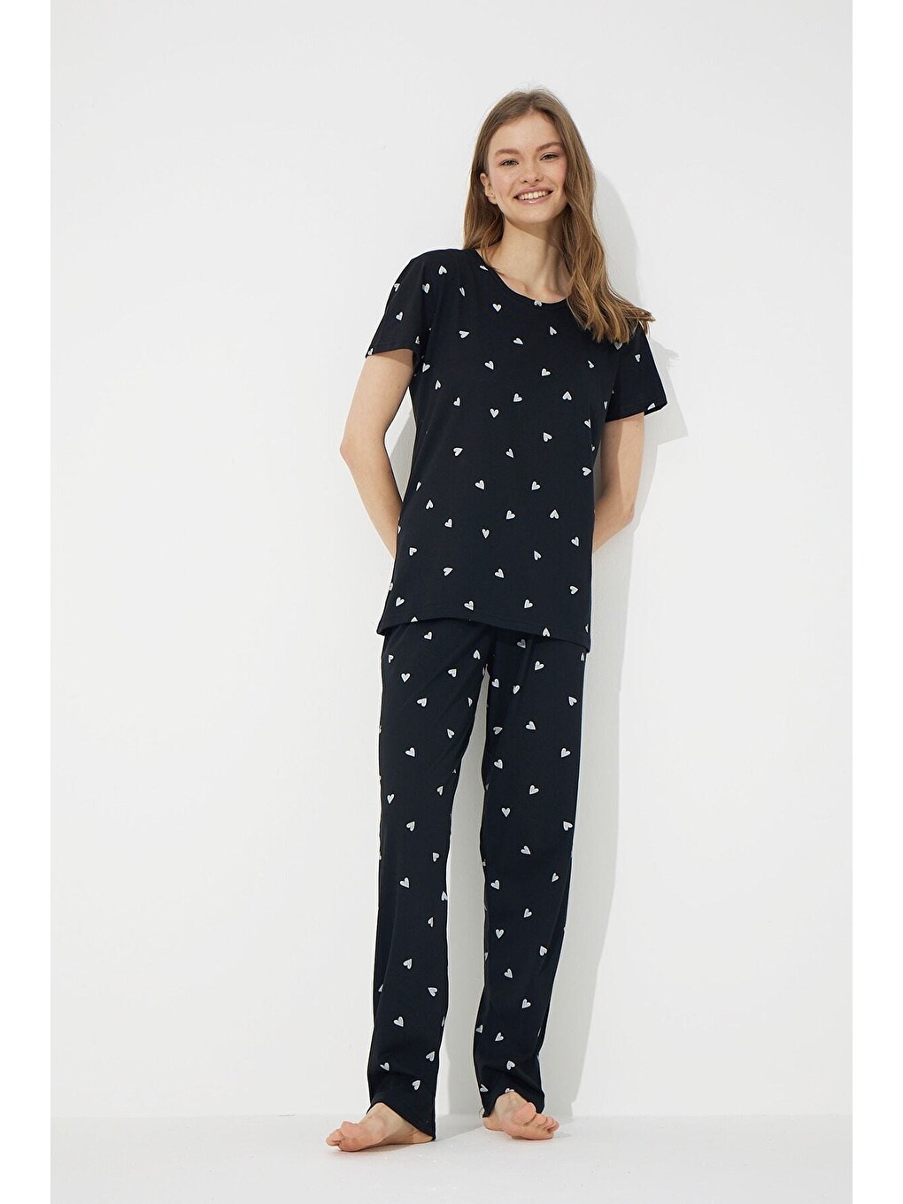 Karışık Siyah Beyaz Kalp Desenli Kısa Kollu Pamuklu Pijama Takımı-1