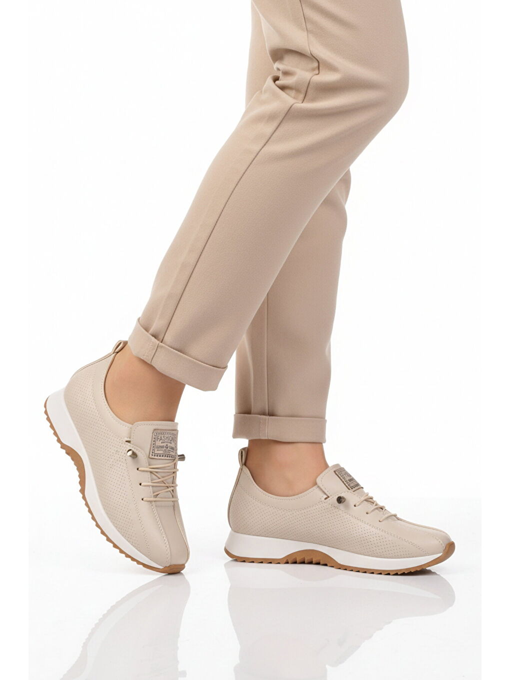 Bej Lastik Bağcıklı Hafif Kadın Casual Ayakkabı 063 Z-1