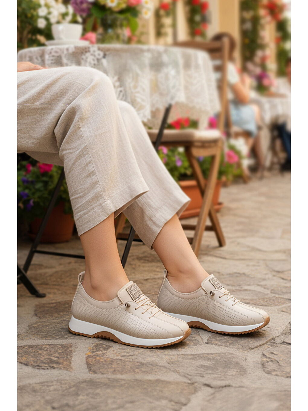 Bej Lastik Bağcıklı Hafif Kadın Casual Ayakkabı 063 Z-2