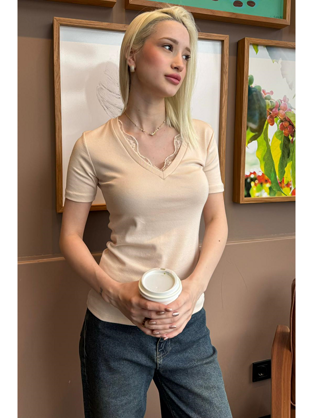 Bej V Yaka Dantelli Kadın Tişört Mg2712-1