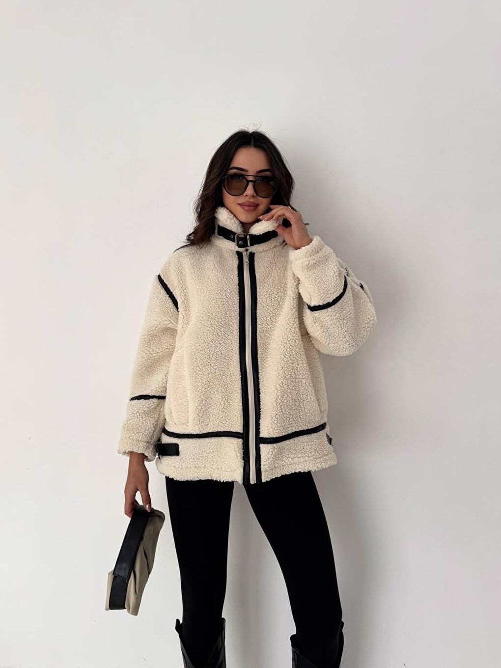 Ekru Deri Biyeli Fermuarlı Pelüş Mont-2