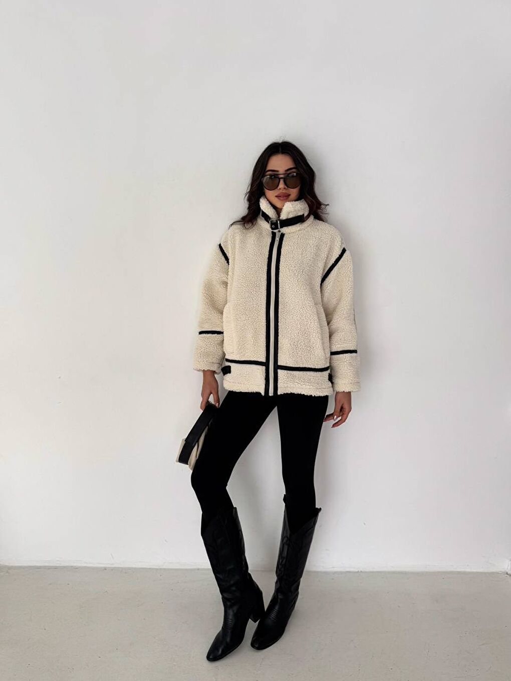 Ekru Deri Biyeli Fermuarlı Pelüş Mont-3