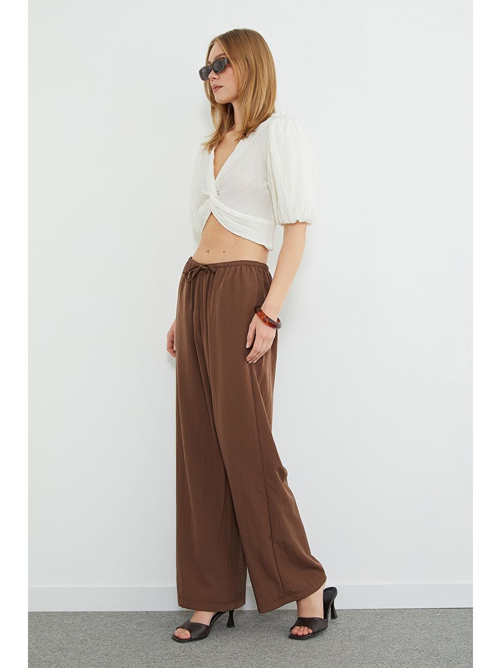 Kahverengi Beli Lastikli Bağcıklı Palazzo Pantolon-3