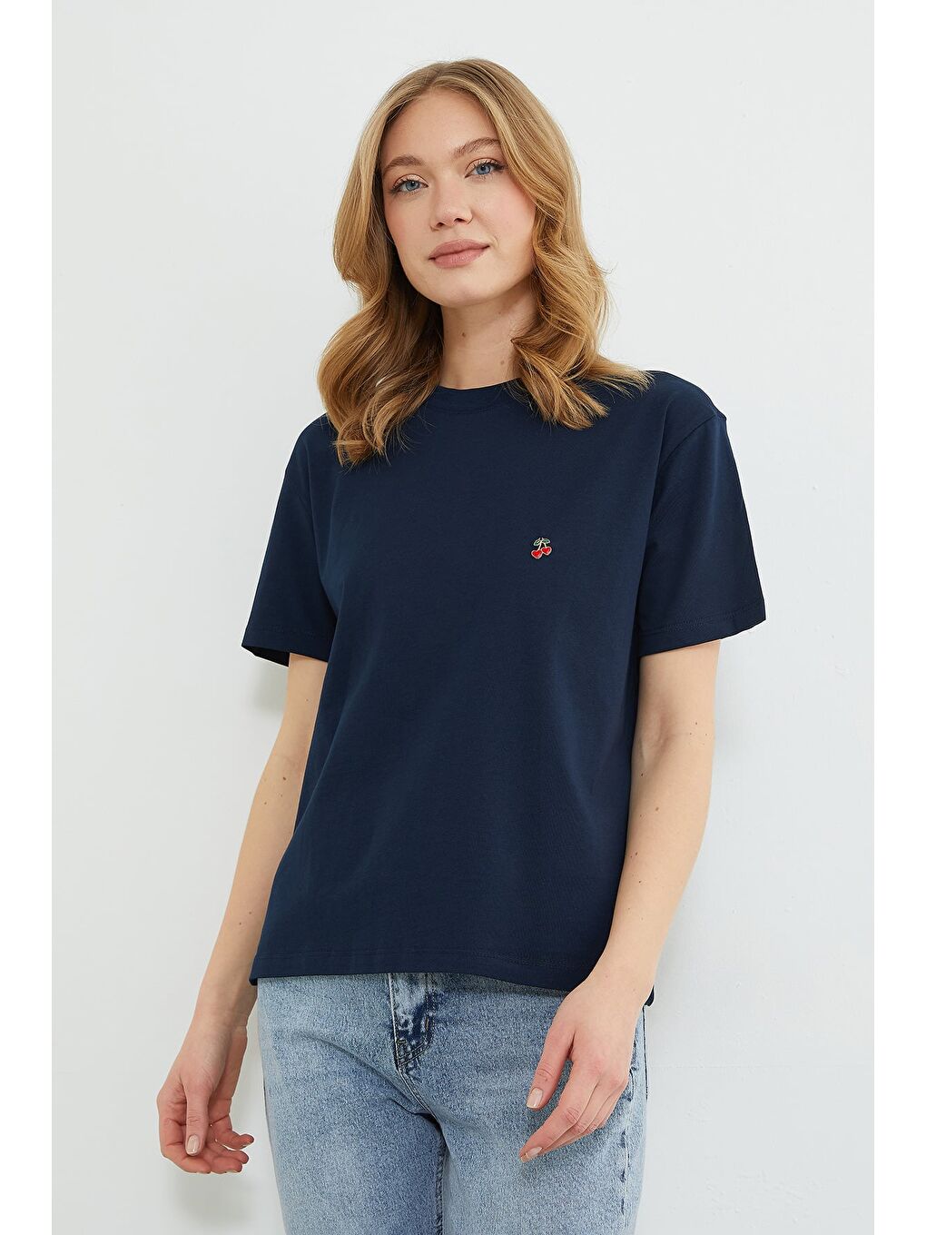 Lacivert Kiraz Aksesuarlı Bisiklet Yaka Tişört