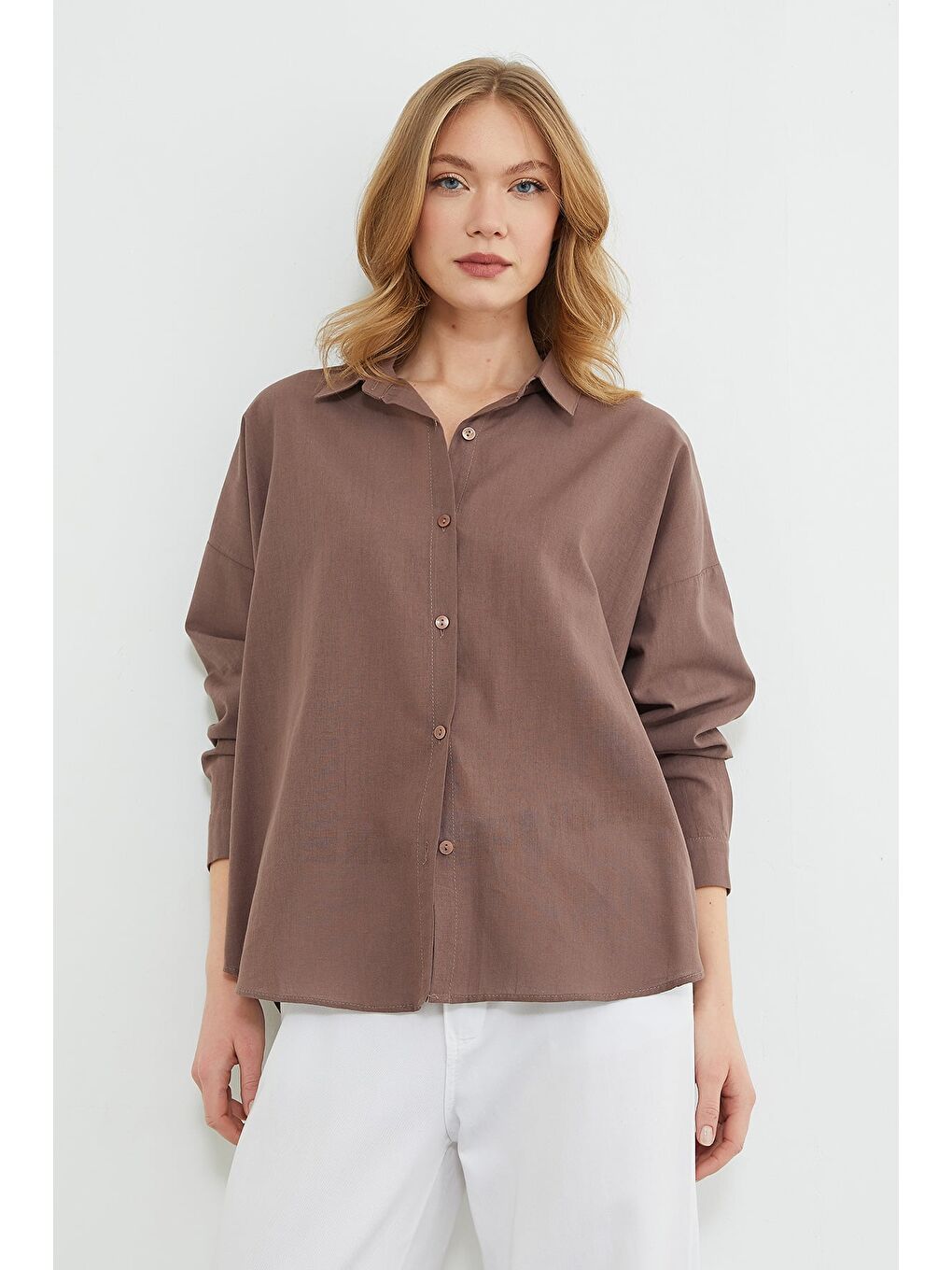 Kahverengi Basic Keten Görünümlü Oversize Gömlek-1