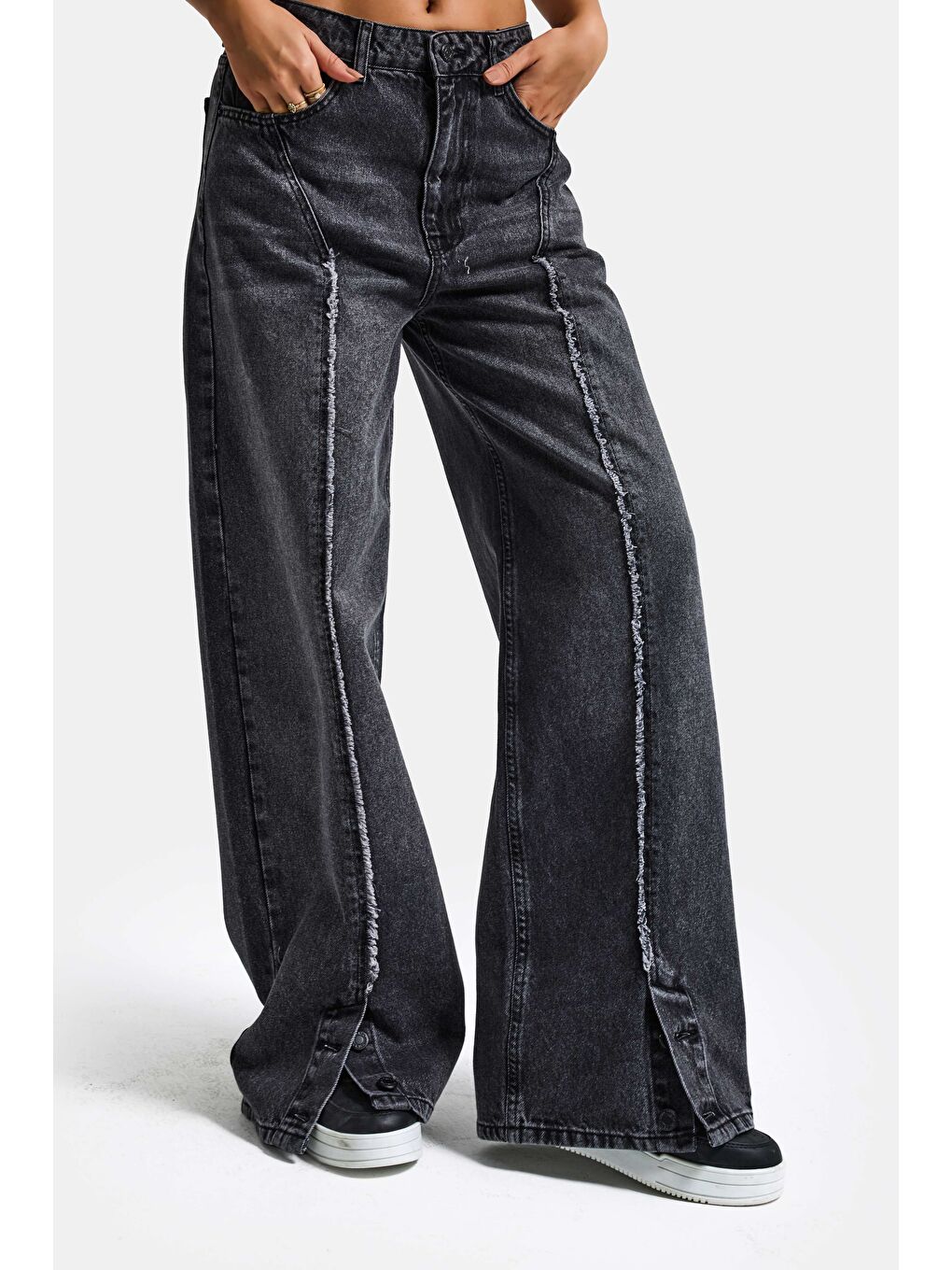 Gri Kadın Füme Renk 4s6-14 Süper Baggy Paça Detaylı Tasarım Denim Jean