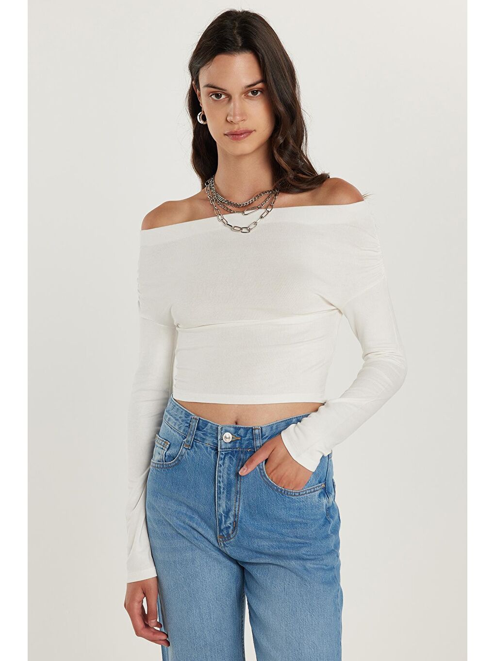 Kadın Slim Fit Dar Kesim Kayık Yaka Viskon Ekru Bluz-3