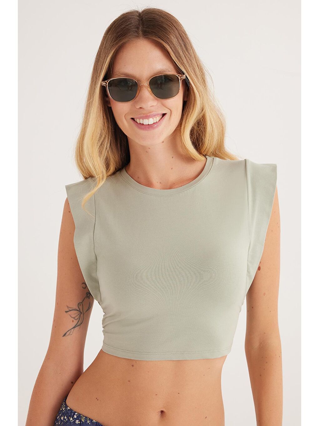 Kadın Slim Fit Dar Kesim Sıfır Kollu Bisiklet Yaka Yeşil Bluz