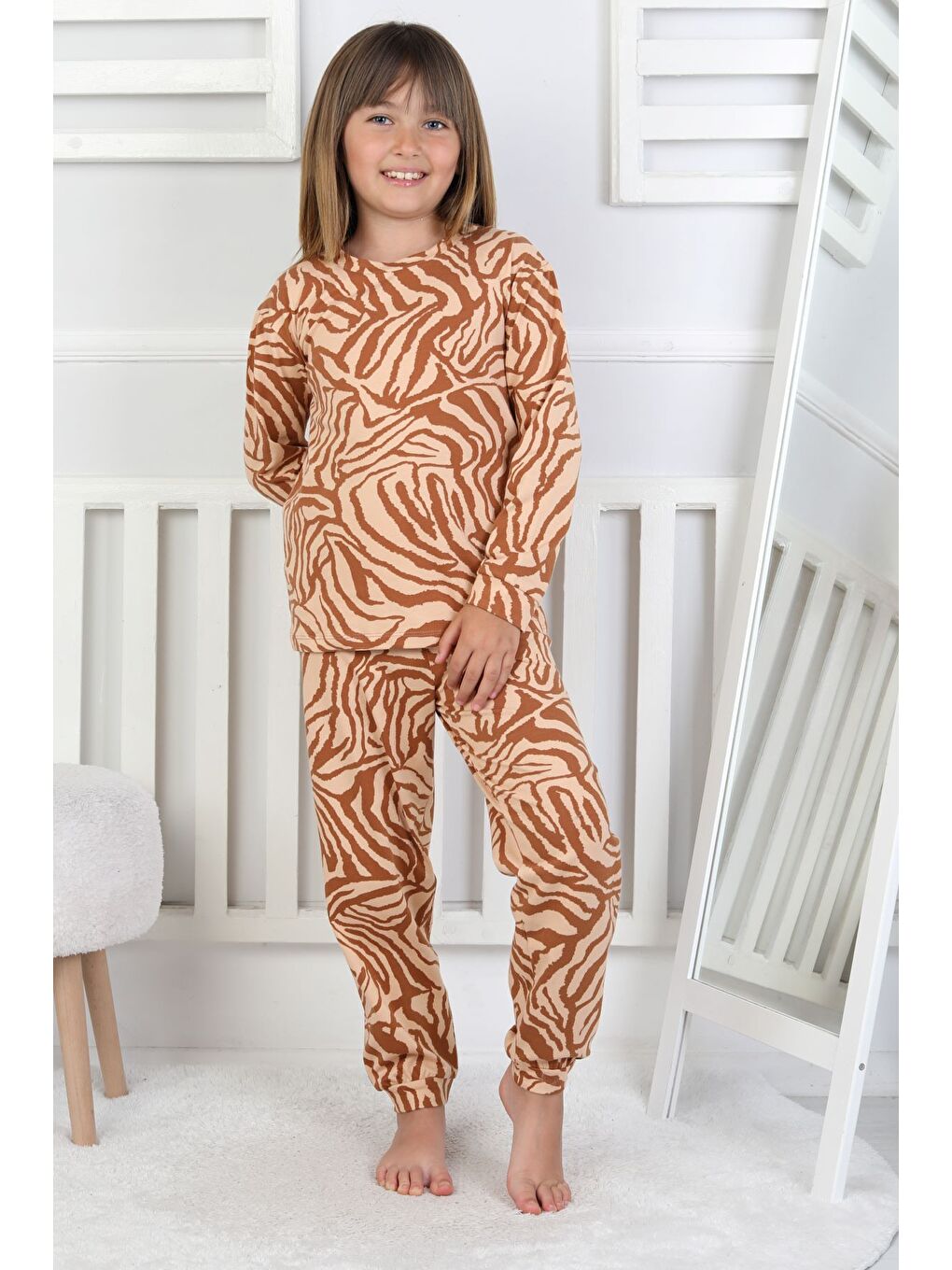 Kahverengi Kaplan Desenli Kız Çocuk Pijama Takımı-1