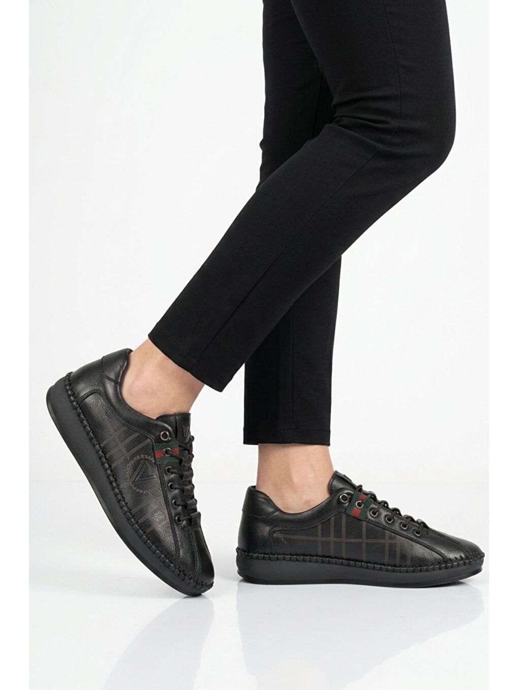 Siyah Hakiki Deri Anatomik Kadın Casual Ayakkabı Z096 Z-1