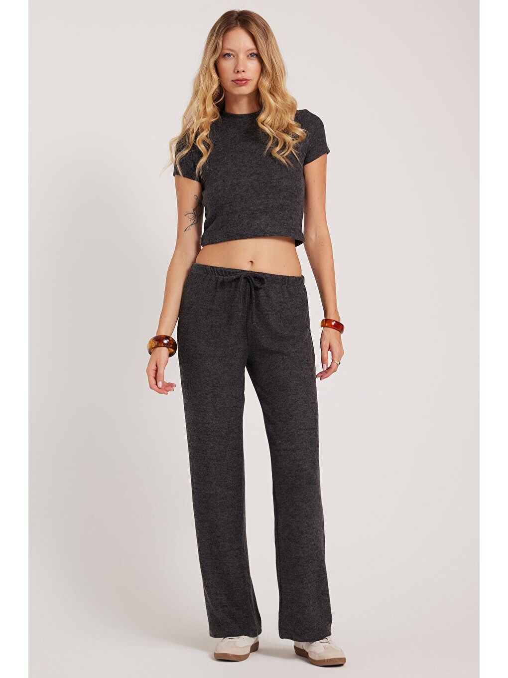 Kadın Slim Fit Dar Kesim Yarım Balıkçı Yaka Kısa Kollu Antrasit Bluz-3