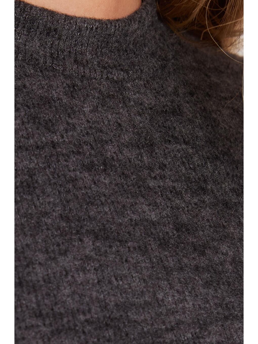 Kadın Slim Fit Dar Kesim Yarım Balıkçı Yaka Kısa Kollu Antrasit Bluz-5