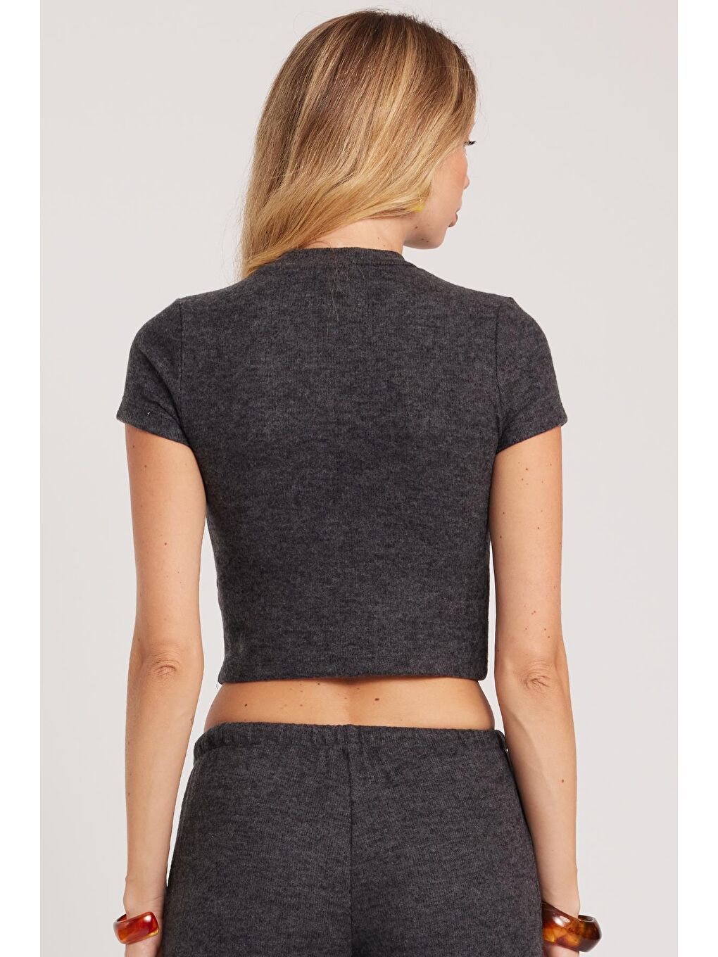 Kadın Slim Fit Dar Kesim Yarım Balıkçı Yaka Kısa Kollu Antrasit Bluz-6