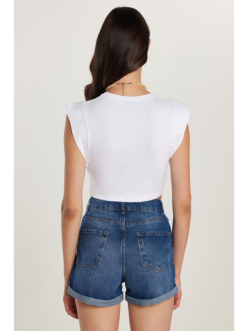 Kadın Slim Fit Dar Kesim Sıfır Kollu Bisiklet Yaka Beyaz Bluz-4