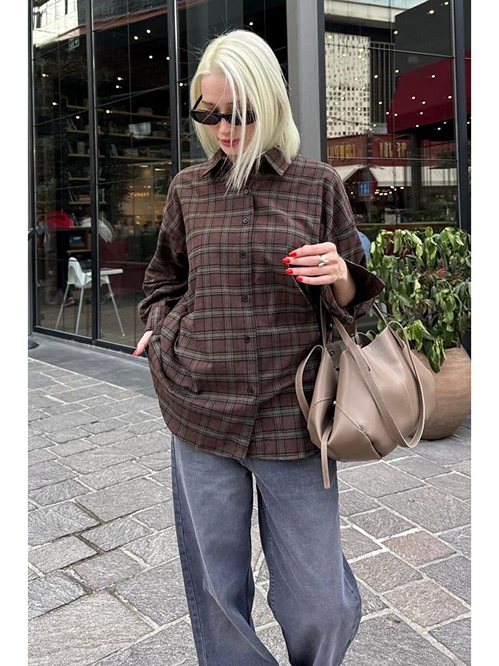 Kahverengi Oversize Ekose Desenli Kadın Gömlek Mg2589-3