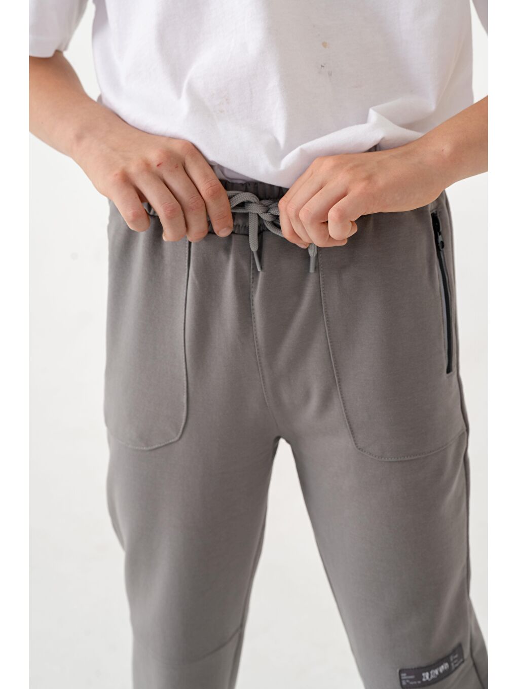 Gri Paça Ribanalı Cep Fermuarlı Erkek Çocuk Eşofman Alt-1