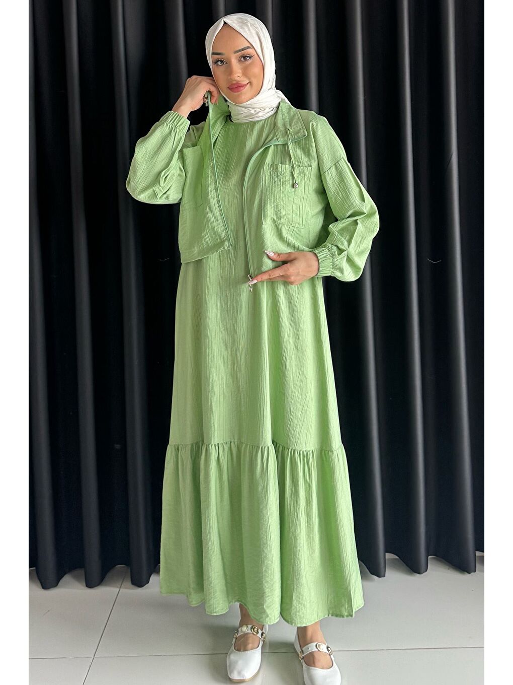 Yeşil Etek Ucu Fırfırlı Bel Lastikli Hırka Kombinli Tesettür Elbise-2
