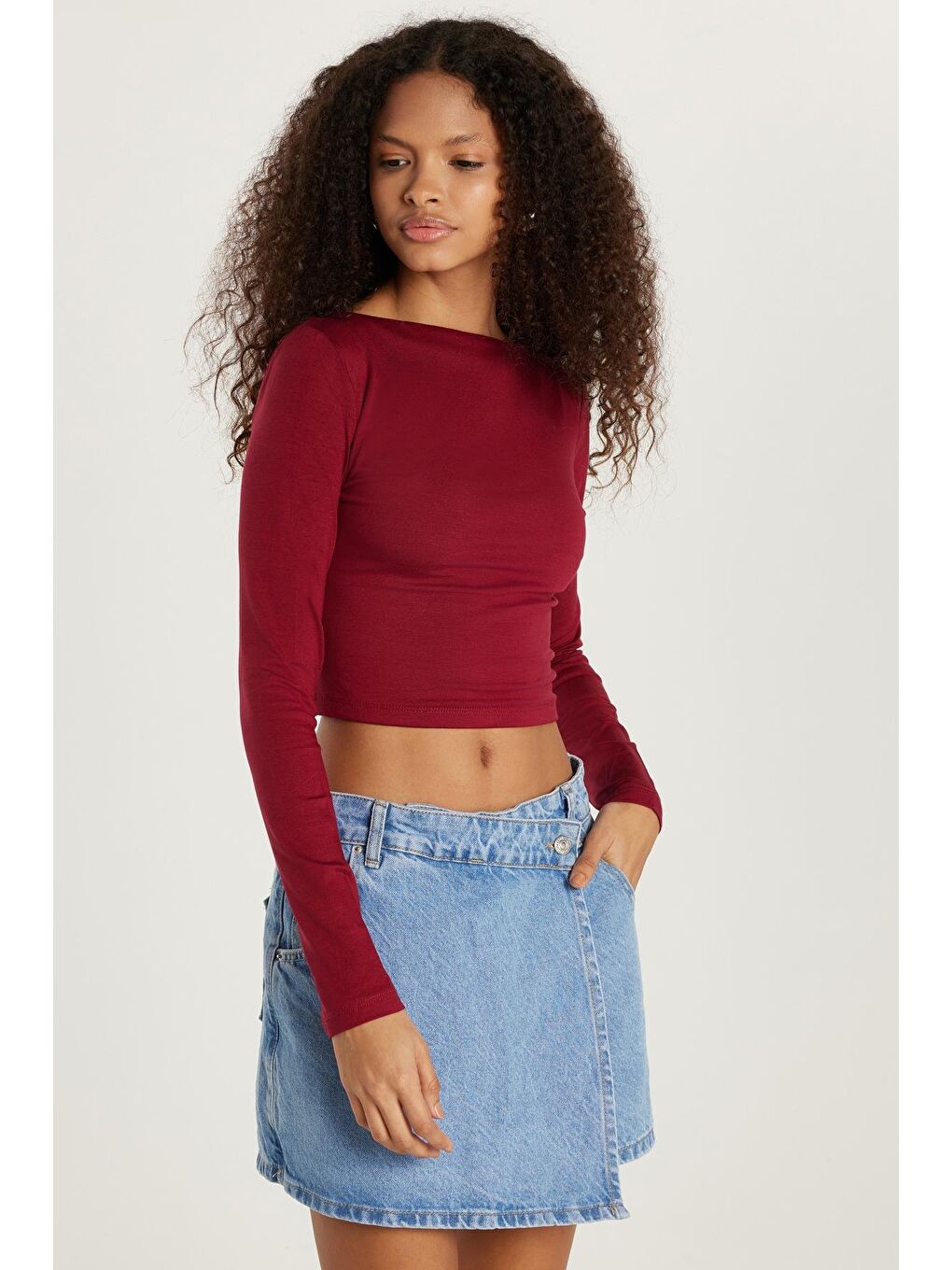 Kadın Slim Fit Dar Kesim Bisiklet Yaka Sırt Detaylı Bordo Bluz-3