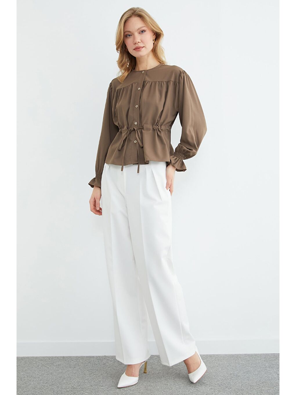 Bej Önü Bağlamalı Kolu Gipeli Salaş Gömlek-3