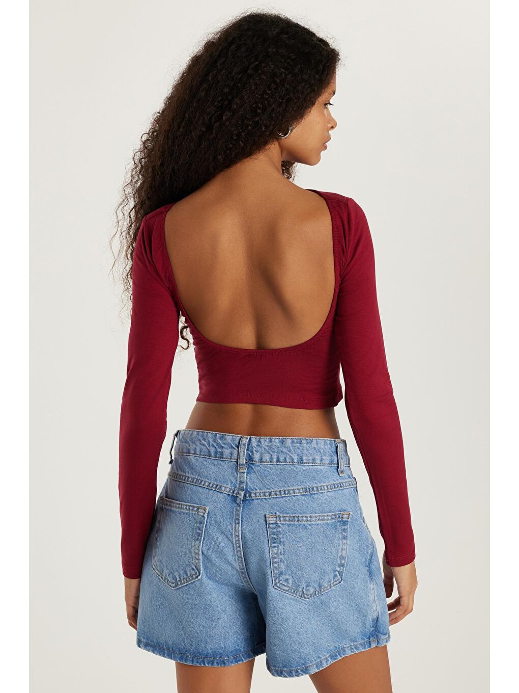 Kadın Slim Fit Dar Kesim Bisiklet Yaka Sırt Detaylı Bordo Bluz-4