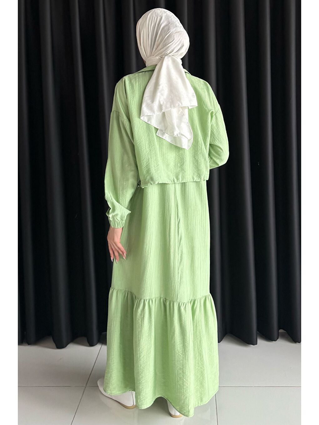 Yeşil Etek Ucu Fırfırlı Bel Lastikli Hırka Kombinli Tesettür Elbise-6